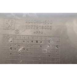 Demi flanc de selle droit PEUGEOT KISBEE 50 RS 2011 à 2017