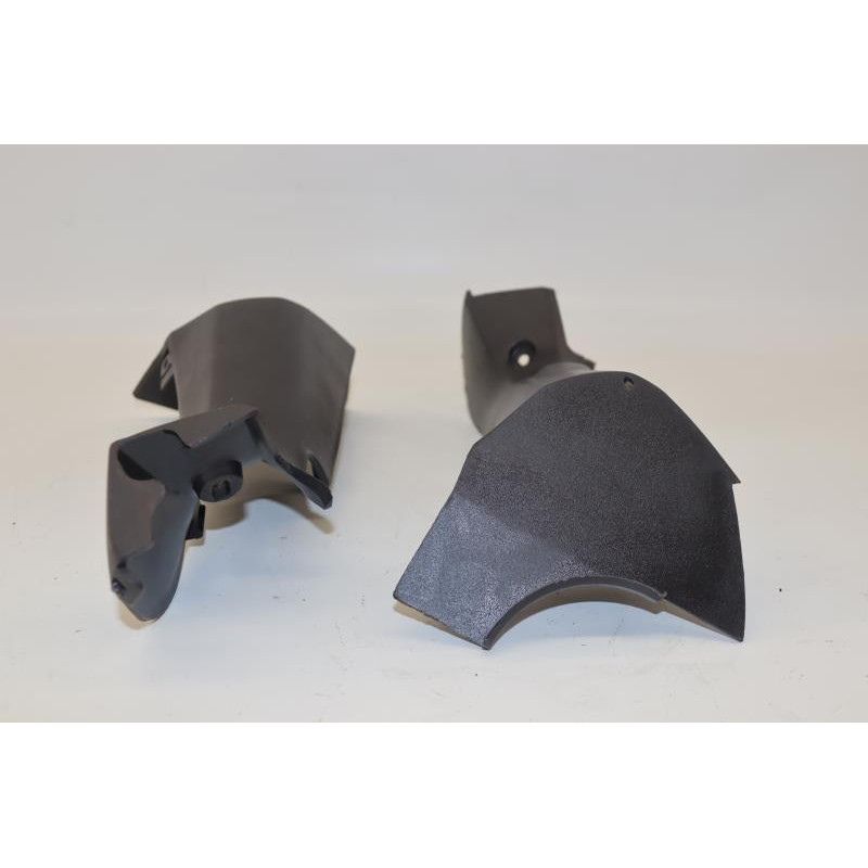 Cache guidon inférieur SUZUKI UH 400 BURGMAN 1999 à 2006