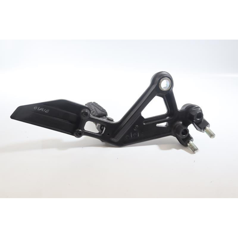 Platine avant gauche KTM DUKE 125 2017 à 2023