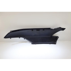 Coque arrière droite SUZUKI UH 400 BURGMAN 1999 à 2002