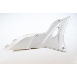 Demi flanc de selle gauche PEUGEOT XR7 50 2008 à 2014