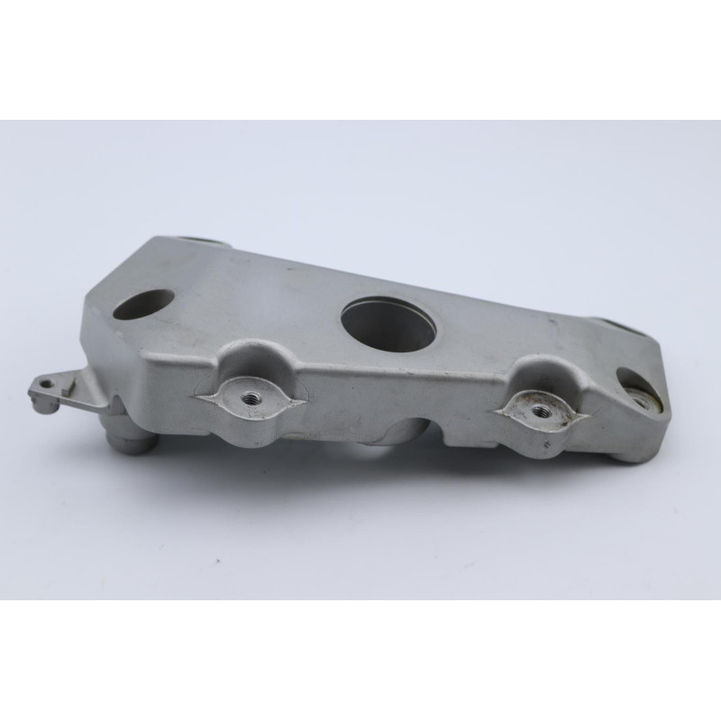 Support moteur droit HONDA CB 900 F HORNET 2002 à 2006