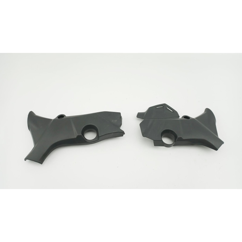 Habillage de platine droite BENELLI BN 125 2022 à 2024