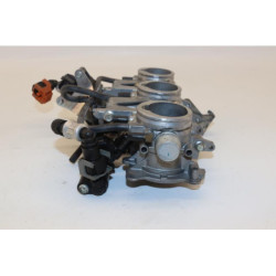 Rampe d'injection TRIUMPH STREET TRIPLE 675 R 2007 à 2011