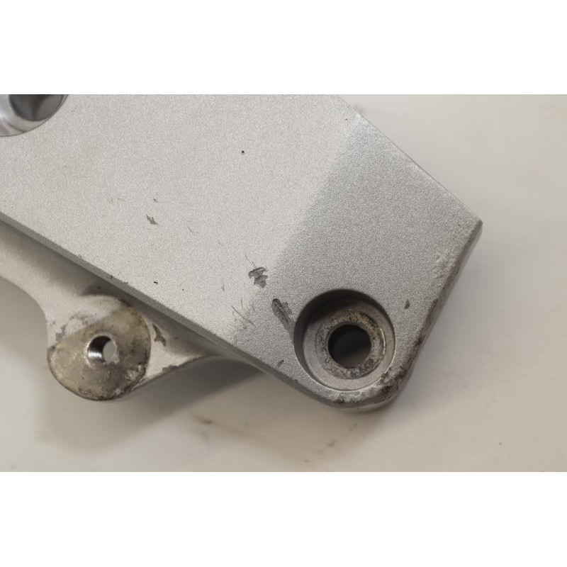 Support moteur droit HONDA CB 600 F HORNET 2003 à 2004