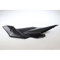 Demi flanc de selle gauche SUZUKI GSR 750 2011 à 2016