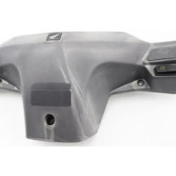Cache guidon inférieur HONDA SCV 100 LEAD 2003 à 2007