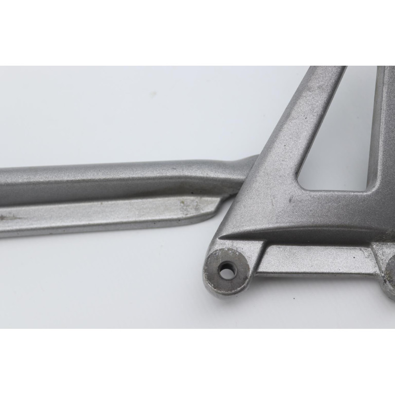 Platine arrière gauche TRIUMPH SPRINT 955 RS 2000 à 2003