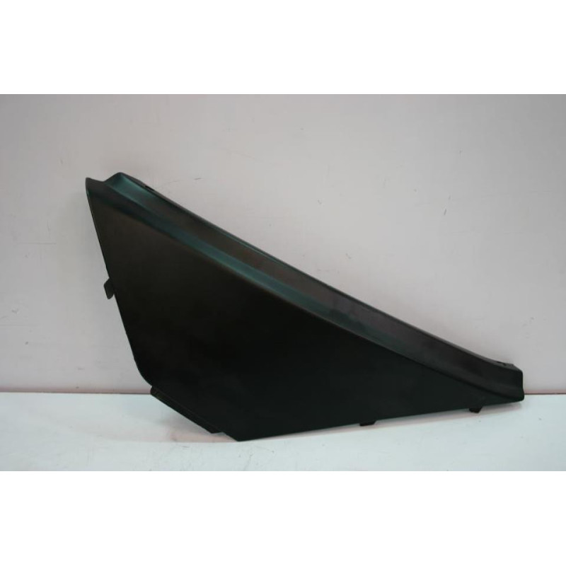 Demi flanc de selle gauche APRILIA ATLANTIC 125 2010 à 2012