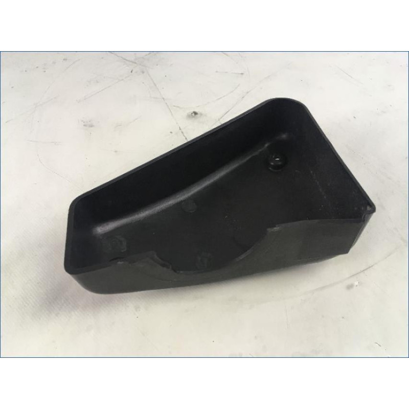 Cache latéral droit YAMAHA FZS 600 FAZER 1998 à 2001