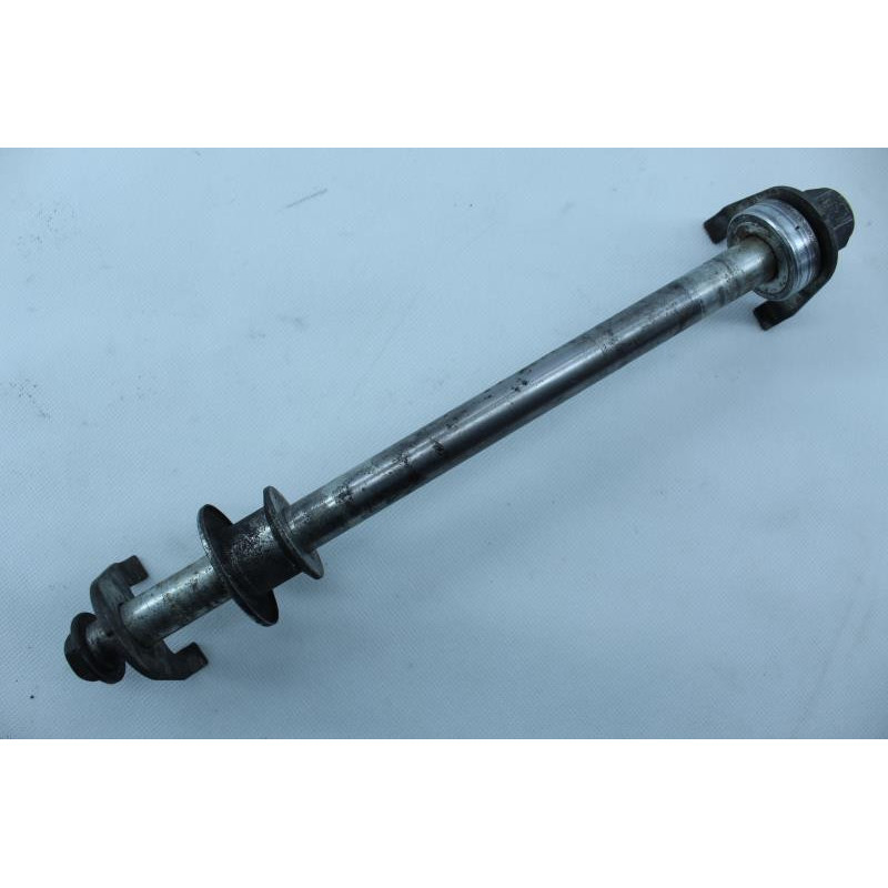 Axe de roue arrière SUZUKI GSE 500 2003 à 2006