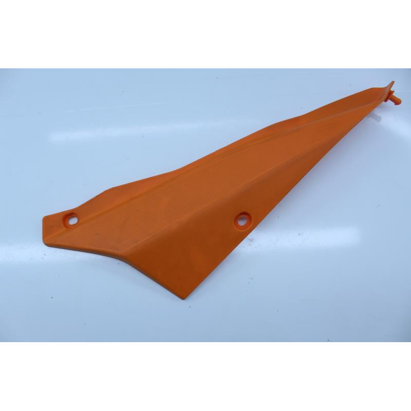 Demi flanc de selle gauche DERBI SENDA DRD 50 XTREME 2010 à 2017